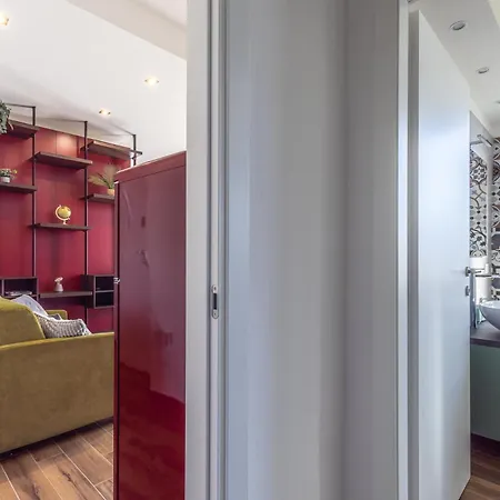 Room77 Apartment